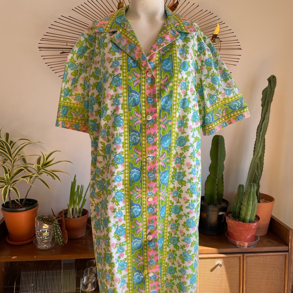 Vintage 70s handmade floral button-down house coat